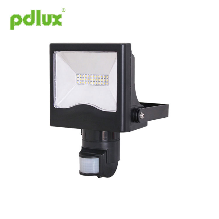 PIR 모션 센서가 장착된 LED 투광 조명